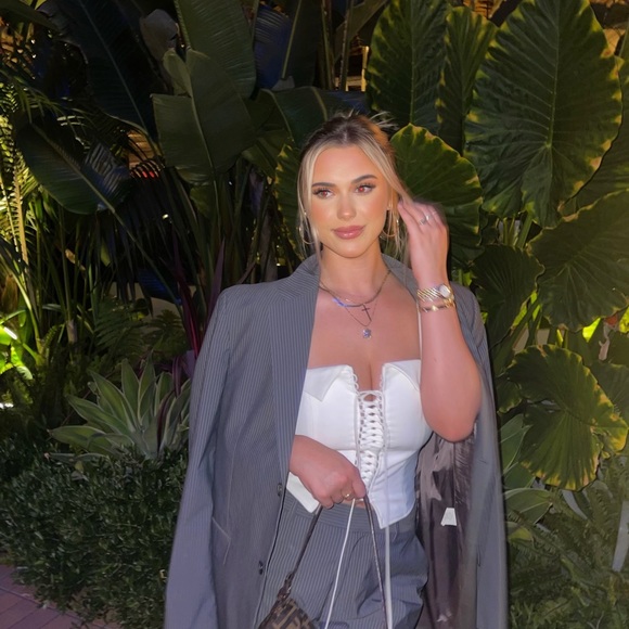 Meet your Posher, Avery - Picture 1 of 1